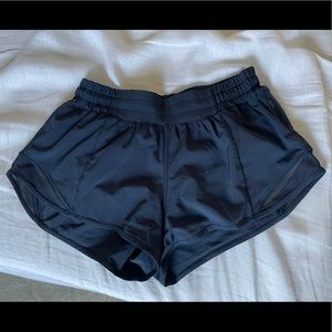 Size 6 True Navy Lululemon Hotty Hot Shorts 2.5”